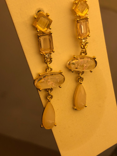 گوشواره گلدار |گوشواره آویز مجلسی|گوشواره خاص کادو تولد|گوشواره سنگ نیمه قیمتی|گوشواره صورتی|گوشواره رزینی |گوشواره سنگی|گوشواره پینترستی