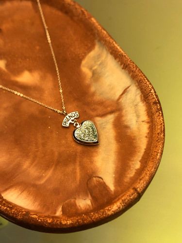 گردنبند لاکت🧚🏻♀️گردنبندعشق🧝🏻♀️گردنبندپینترستی🎀گردنبند قلب💚