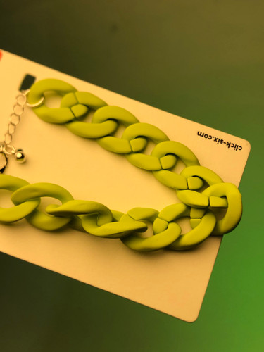 دستبند اروپایی| دستبند فانتزی|دستبند یلدایی| دستبند سبز|دستبند زنجیری فشن کارتیر سبز فسفری|دستبند سیلیکونی