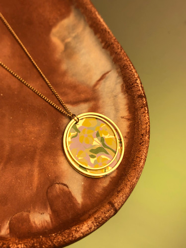 گردنبند سه حلقه|رولباسی گلدار|گردنی رولباسی بلند زردطلایی|گردن بند بلند آویز رو لباسی|گردنبند بهاری|گردنبند ابکاری طلا|ترند|گردنبندظریف مجلسی رولباسی|گردنبند پینترستی