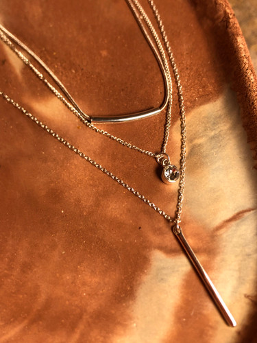 گردنبند مینیمال ظریف|گردنبند ۳لاین|گردنی ۳رج تماما استیل|رولباسی چندردیفه|گردنبند با آویز کریستال و خط|ترند|گردنبند چندلایه مجلسی|گردنبند پینترستی