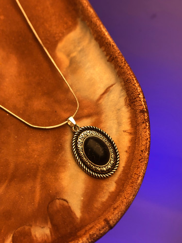 گردنبند بلند رولباسی|گردنی مشکی نگین دار|گردنبند سیاه قلم|رولباسی خاص|هدیه|گردنبند ترند