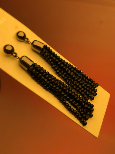 گوشواره مشکی آویز،گوشواره مجلسی مشکی|گوشواره ریسه ای مشکی|گوشواره آویز منجوقی کریستالی |گوشواره ترند،هدیه تولدخاص، گوشواره آویز مدرن منگولهدار ،گوشواره پینترستی کیوت