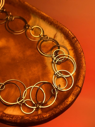 گردنبند حلقه ای برنجی|رولباسی حلقه ای|رولباسی مشکی نقره ای|رولباسی پینترستی ترند روز|هدیه|کادو|گردنبند خاص زنانه