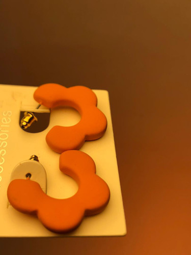 گوشواره نارنجی|گوشواره گل |گوشواره گل نارنجی|گوشواره دخترانه|گوشواره ترند|گوشواره پینترستی |گوشواره گل پنج پر