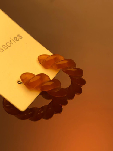 گوشواره دخترانه کیوت|گوشواره قهوه ای|گوشواره قهوه ای|گوشواره پیچی رنگی|گوشواره قهوه ای پاستیلی