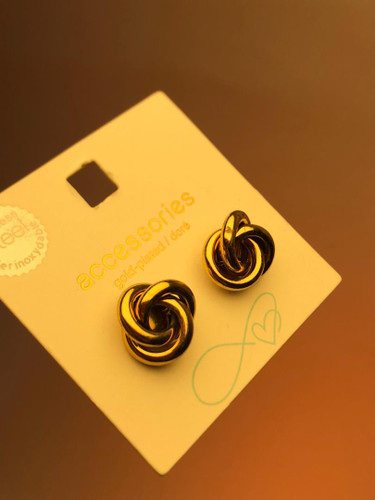 گوشواره استیل ابکاری طلا|گوشواره گرهی|گوشواره گره|گوشواره دوناتی|گوشواره گل نقره ای|گوشواره کیوت|گوشواره پینترستی مینیمال|گوشواره مارپیچ